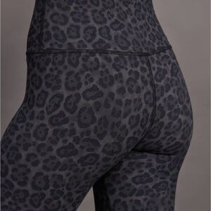 Carbon38 Dark Leopard Print Leggings